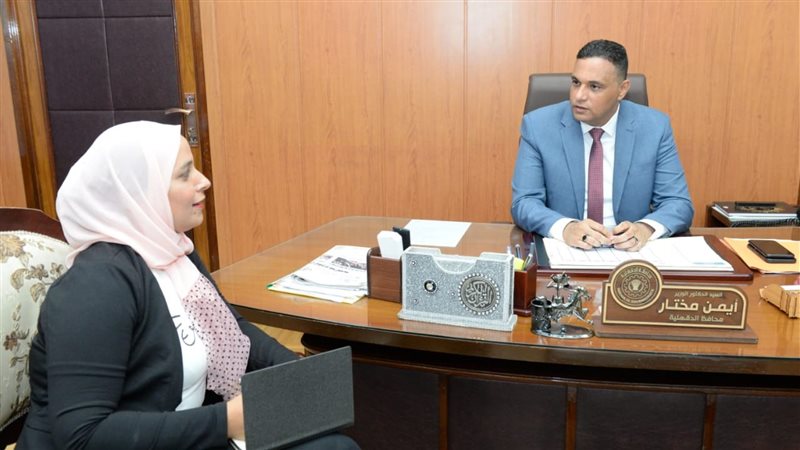 الدكتور أيمن مختار
