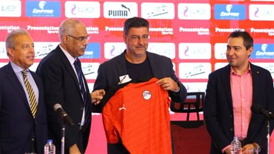 رغم أزمة الدولار.. الكرة في مصر «بالعملة الصعبة».. نصف أندية الدوري الممتاز تتعاقد مع «خواجات».. الجبلاية تنتظر المعجزة من «الأجانب»