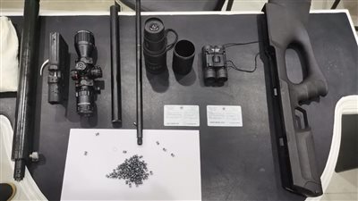 إحباط تهريب بندقية خرطوش وتلسكوب وكمية من الطلقات بجمارك ميناء الغردقة