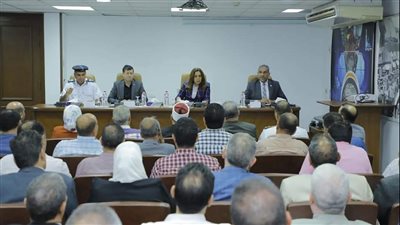 محافظ دمياط تناقش الاستعدادات للموسم الدراسي الجديد