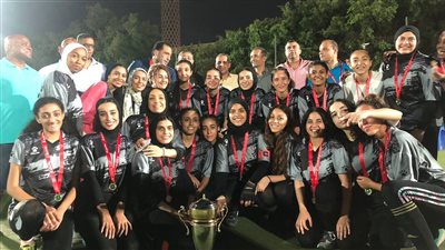بنات التنمية الشبابية بالجزيرة يتوج بدوري منطقة القاهرة للهوكي
