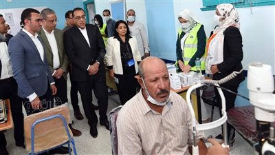مدبولي يشيد بالعيادات الطبية المتنقلة التابعة لمؤسسة راعي مصر للتنمية بالفيوم