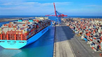 شحن 5 آلاف طن صودا كاوية و583 ماسورة بميناء غرب بورسعيد 