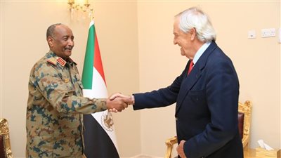 البرهان يؤكد حرص الحكومة الانتقالية على التحول الديقراطي فى السودان 