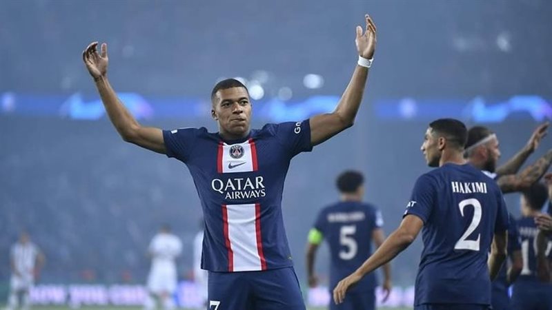 كيليان مبابي مهاجم