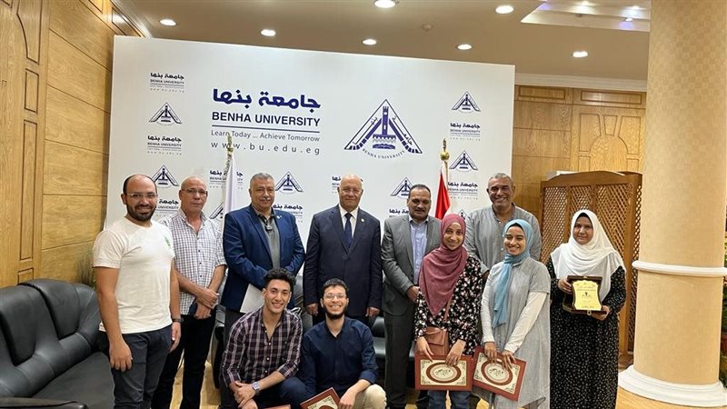 رئيس جامعة بنها خلال