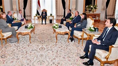 بسام راضي:السيسي يؤكد على تقدير مصر للعلاقات المتميزة مع البنك الأوروبي لإعادة الإعمار والتنمية والتطلع لاستكشاف مزيد من مجالات التعاون في ظل عملية التنمية الشاملة والمستدامة الجارى تنفيذها في الدولة