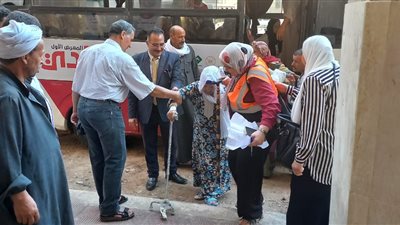لإهمال النزلاء.. نقل ١٧٥ مواطنًا من الكبار بلا مأوى من جمعية 