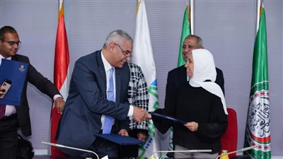 مذكرة تفاهم في التدريب والاستشارات بين كلية النقل الدولي واللوجيستيات وإحدى شركات التوزيع والخدمات