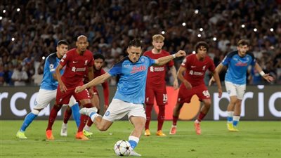 نابولي يسجل الهدف الرابع في شباك ليفربول 