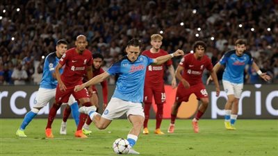 نابولي يكتسح ليفربول برباعية في دوري أبطال أوروبا
