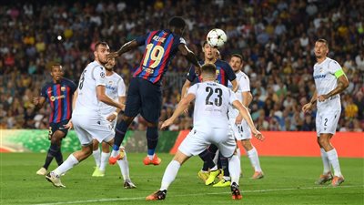 برشلونة يتقدم على فيكتوريا بلزن 3-1 في الشوط الأول