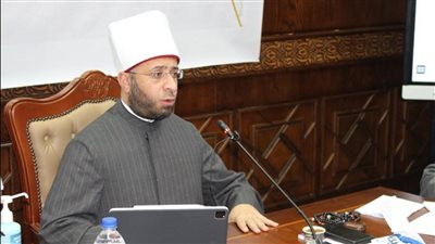 الأزهري يلقي محاضرة حول القواعد الأصولية الضابطة للفتوى لعلماء ماليزيا