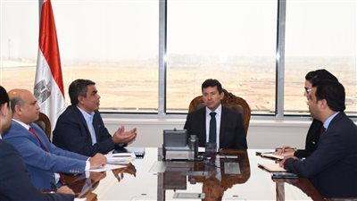 وزير الرياضة يبحث الاستعدادات لانطلاق كأس حياة كريمة مع مسئولي المبادرة الرئاسية
