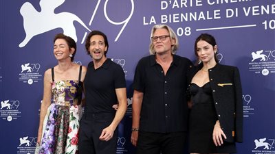 آنا دي آراماس وأبطال Blonde في المؤتمر الصحفي للفيلم بفينسيا| صور