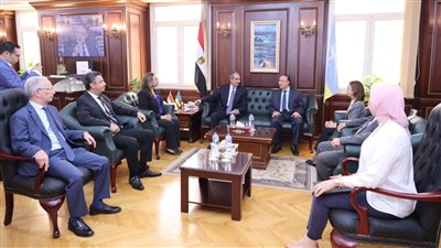 وزير الاتصالات يبحث مع محافظ الإسكندرية مجالات التعاون  للتطوير المؤسسى الرقمى 