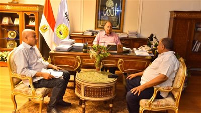 ضبط 2000 بطاقة تموينية بحوزة أصحاب المخابز بأسيوط