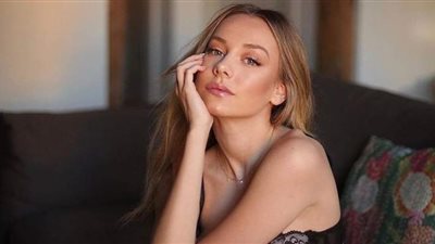  إستر إكسبوزيتو نجمة مسلسل Elite تستمع بإجازتها في مصر.. صور