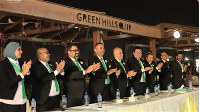 ملعب قانوني وحمام سباحة أولمبي بنادي جرين هيلز 