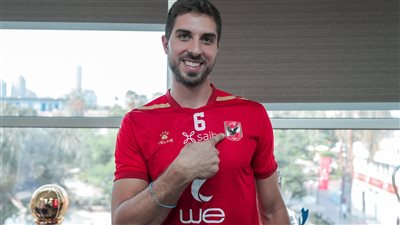 الإيطالي راندازو يوقع على عقود الانضمام لـ رجال طائرة الأهلي