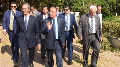 محافظ الإسكندرية ووزير الاتصالات يفتتحان 3 مكاتب بريدية