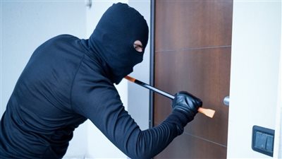 تفسير حلم اللص في المنام وعلاقته بالهم والكرب والمرض 