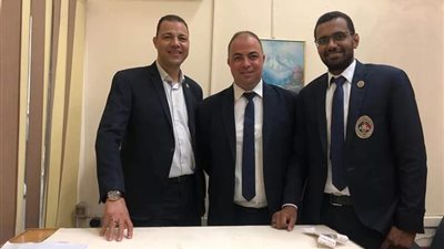 ضبط نصف كيلو ذهب بحوزة راكب في مطار القاهرة 