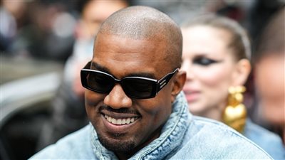 بسبب وفاة الملكة إليزابيث.. كانييه ويست يعلن مسامحة جميع من لديه مشاكل معه 