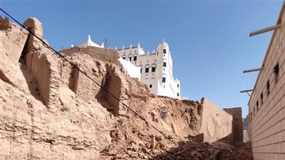 انهيار أجزاء من سور أقدم قصر طيني في العالم باليمن|صور 