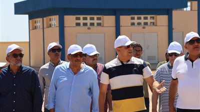 وزير الإسكان يتفقد مشروعات مياه الشرب والصرف الصحى بشرم الشيخ 