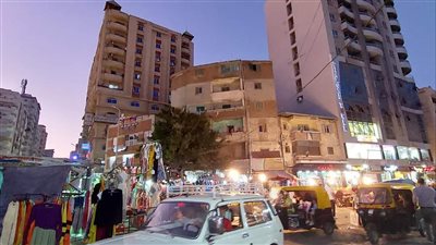 السيطرة على حريق بميدان الساعة في الإسكندرية 