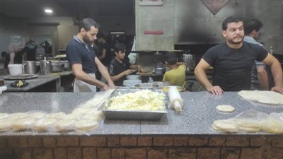  من السكر إلى الجمبري.. فطير رأس البر 