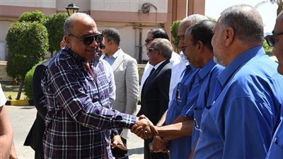 وزير قطاع الأعمال العام يبدأ زيارة إلى شركة مصر للألومنيوم بنجع حمادي l صور