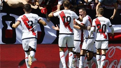 رايو فاليكانو يفوز على فالنسيا 2-1 في الليجا