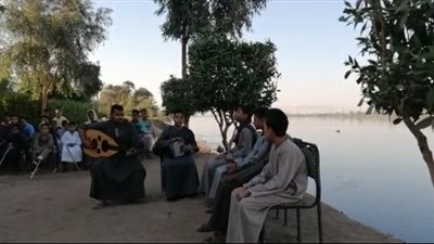 موهوبون من يومنا والله والبذرة كويسة.. حلقات لتعليم أطفال قنا التراث الغنائي | فيديو