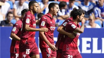 بـ 10 لاعبين.. إشبيلية يفوز على إسبانيول 2/3 في الدوري الإسباني