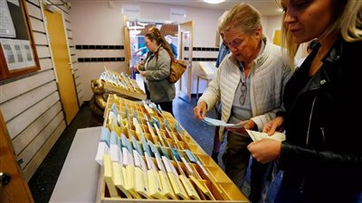 الناخبون في السويد يدلون بأصواتهم اليوم في الانتخابات