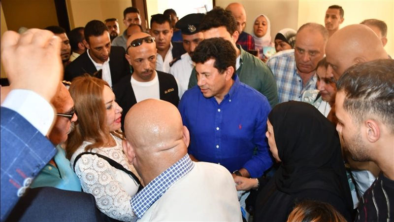 وزير الرياضة يفتتح