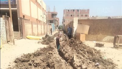 بدء تنفيذ الشبكات الأرضية لتوصيل الغاز الطبيعي بقرية بهبشين في بني سويف