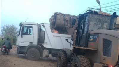 رفع 100 طن مخلفات ونفايات من شوارع مدينة الفشن ببني سويف