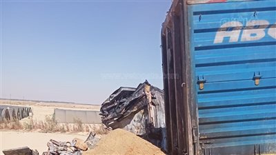 إصابة 3 أشخاص في حادث انقلاب سيارة نقل بالمنيا