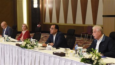 مدبولي يتابع تفاصيل مشروعات التطوير الجاري تنفيذها في شرم الشيخ|صور 