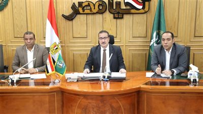 محافظ المنوفية يناقش الموقف النهائي لتسليم مشروعات حياة كريمة