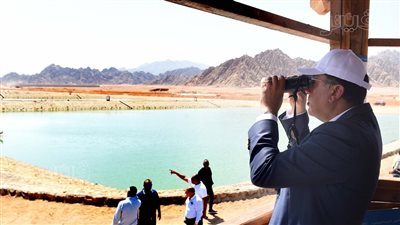 مصدر جذب للسائحين.. مدبولي يصعد أحد مراصد مشاهدة الطيور المهاجرة بشرم الشيخ |صور