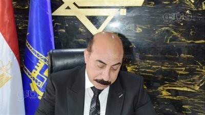 عقب جولة مفاجئة.. محافظ أسوان يستبعد رئيس حى شرق من منصبه