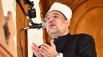 وزير الأوقاف ومحافظ البحر الأحمر يفتتحان دورة بناء الخطبة والمقالة للأئمة