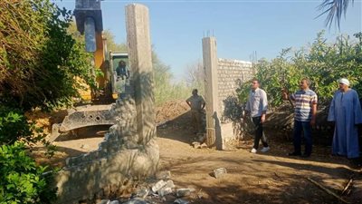 إزالة 36 حالة تعد على أملاك الدولة والأراضي الزراعية بأسيوط 