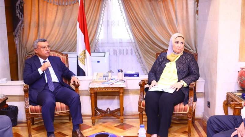 وزيرة التضامن ووزير