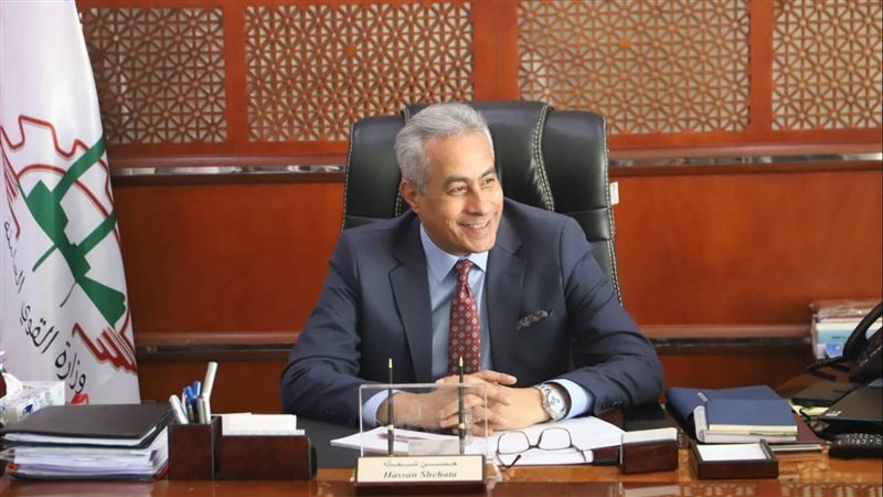 وزير القوي العاملة