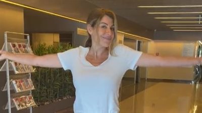 ريتا حرب تتخلى عن العكازات وتعود لحياتها الطبيعية بعد أكثر من عام | فيديو